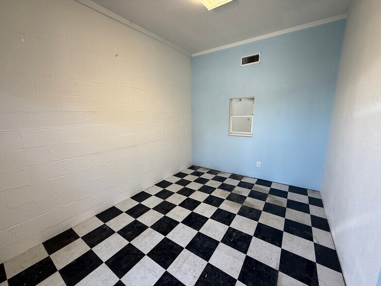 713 Acme St, Denton, TX à louer - Photo du bâtiment - Image 2 de 4