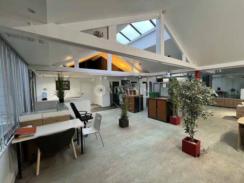 Flex in Saint-Maur-des-Fossés for lease - Interior Photo - Image 2 of 12