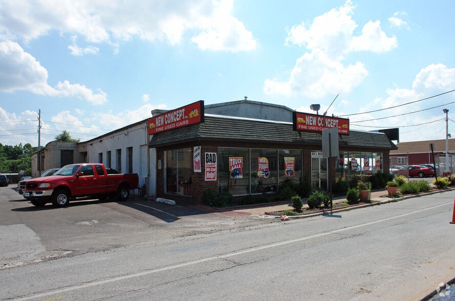 906 E Main St, Norristown, PA à vendre - Photo du bâtiment - Image 2 de 3