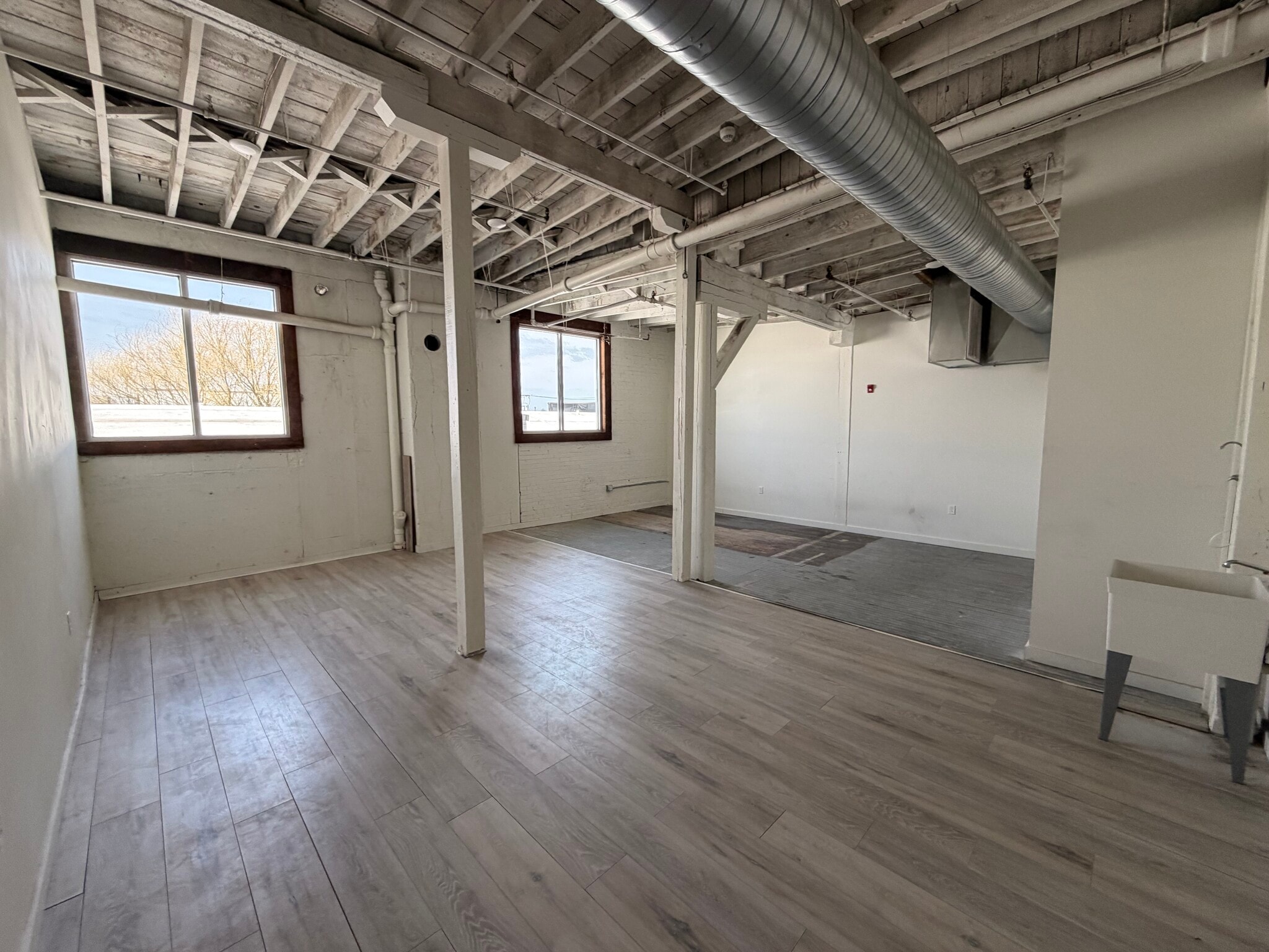 127-131 Railroad St, Rochester, NY for lease Interior Photo- Image 1 of 5