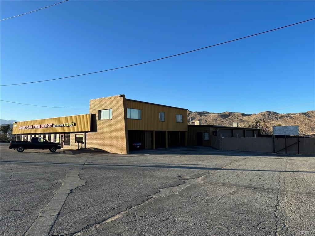 56916-56928 Twentynine Palms Hwy, Yucca Valley, CA for lease Building Photo- Image 1 of 12