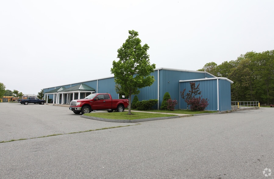 115 Leonard Dr, Groton, CT for lease - Primary Photo - Image 1 of 22