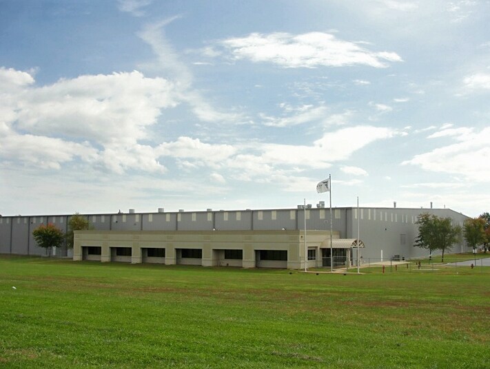 400 Moog Industrial Blvd, Smithville, TN à vendre - Photo principale - Image 1 de 34