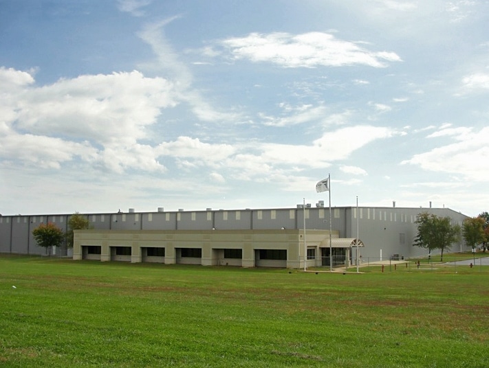 400 Moog Industrial Blvd, Smithville, TN for sale - Primary Photo - Image 1 of 34