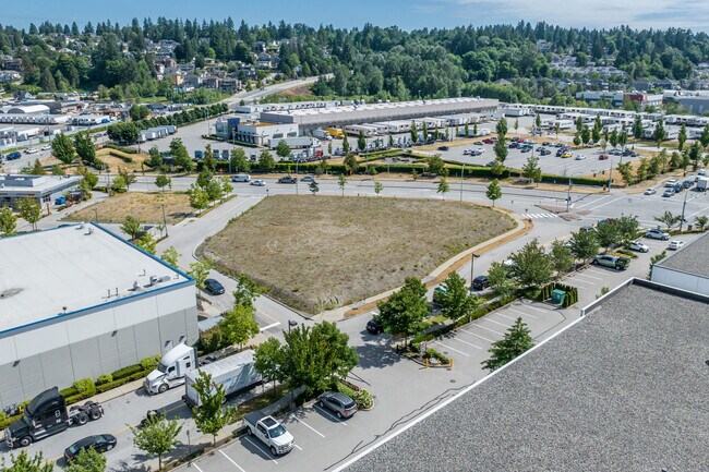 Plus de détails pour 11959 103A Av, Surrey, BC - Commerce de détail à louer