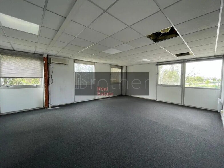 Office in Mérignac for lease - Interior Photo - Image 3 of 7