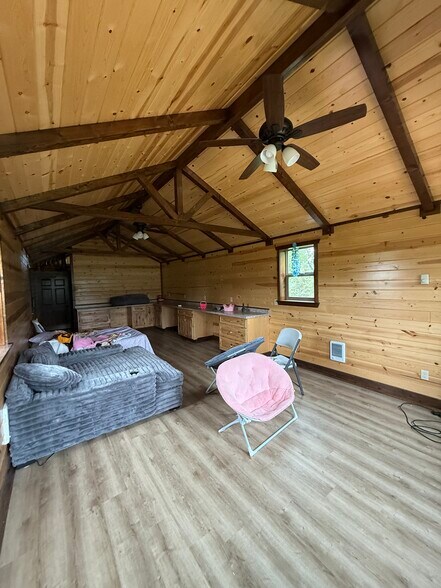 1250 Strand Rd, Evansville, WY à vendre - Photo du bâtiment - Image 3 de 8