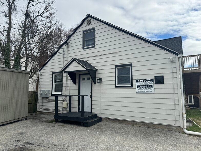 2 Oakway Rd, Timonium, MD à louer - Photo du bâtiment - Image 3 de 16