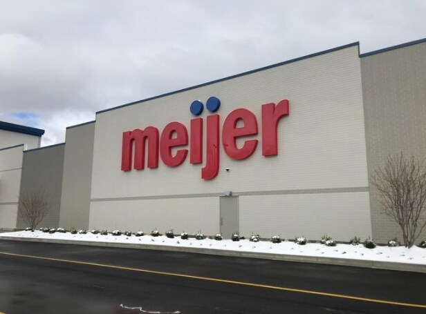 Plus de détails pour 7701 Broadview Rd, Seven Hills, OH - Commerce de détail à louer