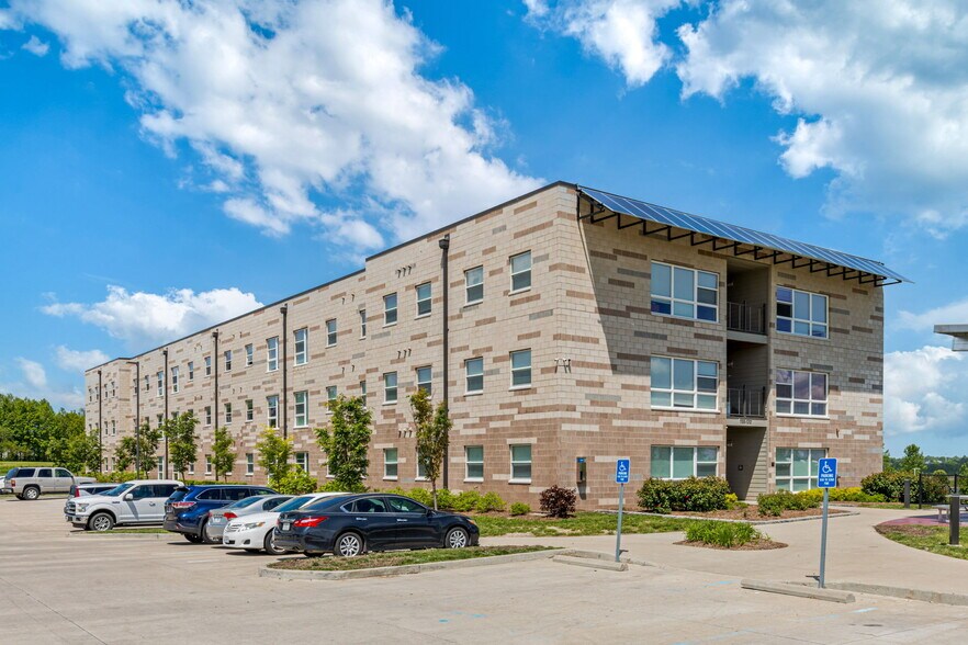 1100 Campus Lake Dr, Cottleville, MO à vendre - Photo du bâtiment - Image 2 de 23