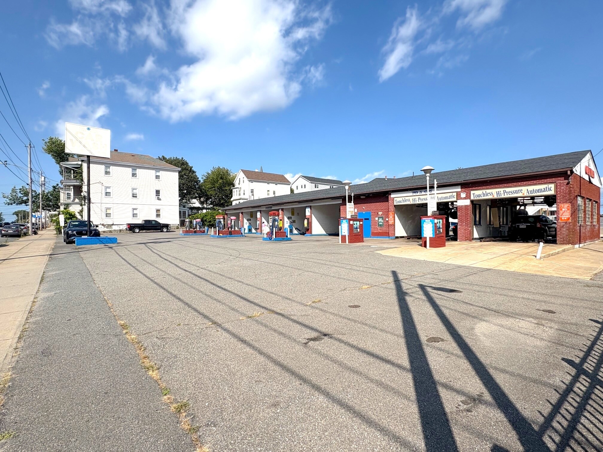 950 Broadway, Fall River, MA à vendre Photo du bâtiment- Image 1 de 10