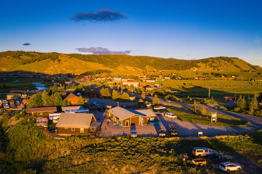 1150 Eva Falls, Stanley, ID à vendre - Aérien - Image 3 de 11