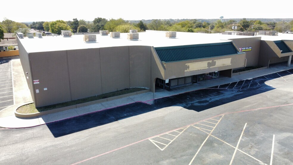 8621-8751 Camp Bowie West Blvd, Fort Worth, TX à louer - Photo du bâtiment - Image 3 de 7