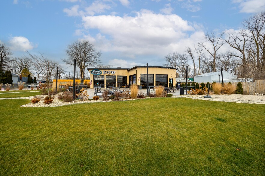 2330 River Ave, Sandusky, OH for sale - Building Photo - Image 3 of 30