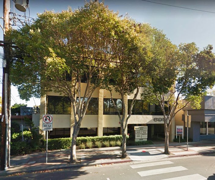695 Oak Grove Ave, Menlo Park, CA à vendre - Photo du bâtiment - Image 3 de 17