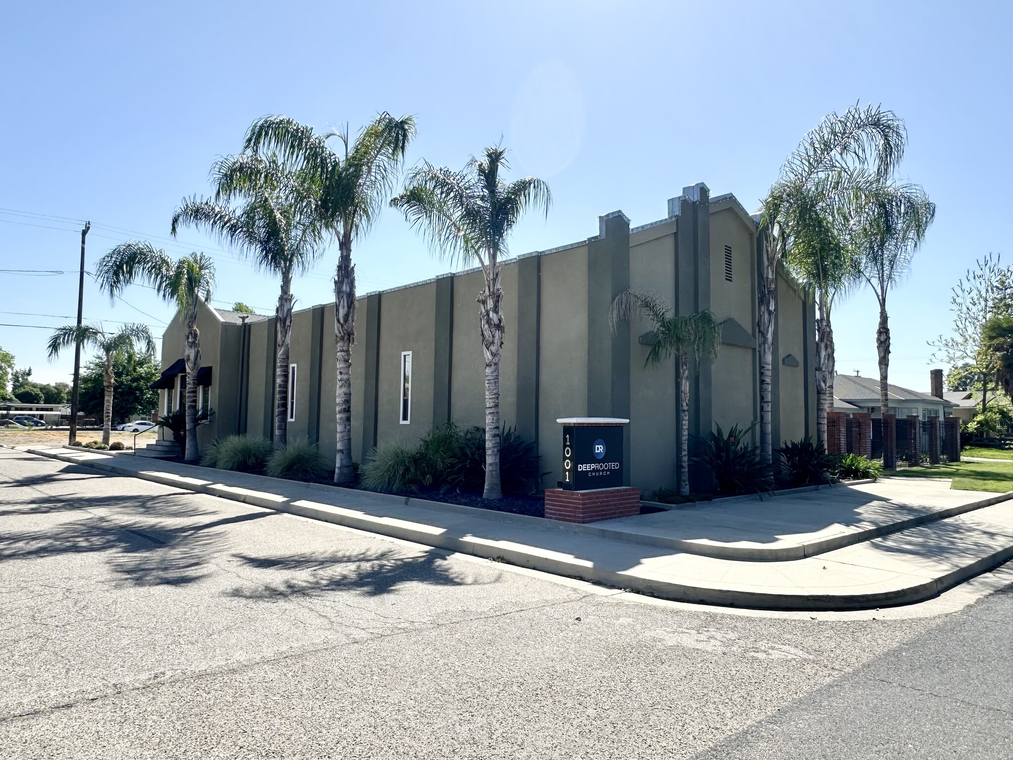 1001 W Noble Ave, Visalia, CA for sale Primary Photo- Image 1 of 66