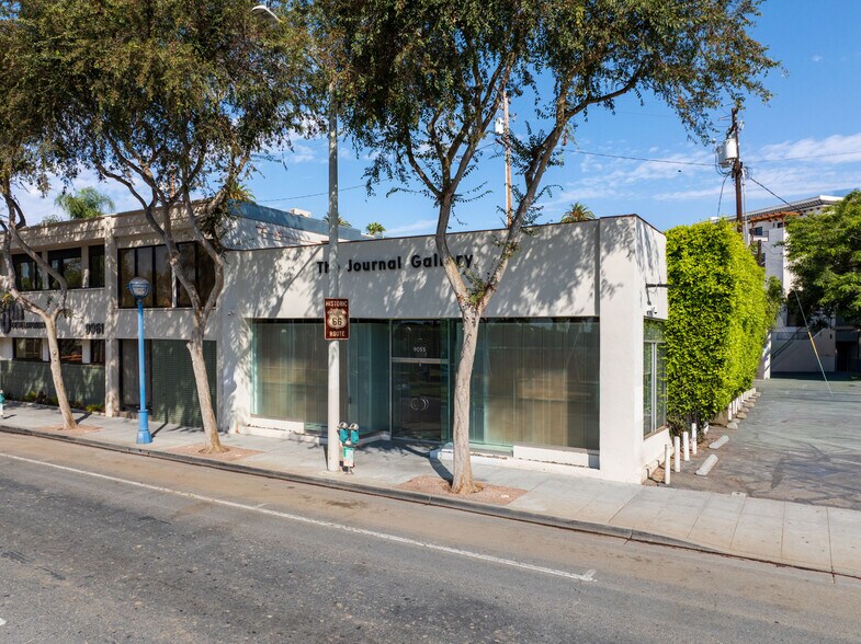 9055 Santa Monica Blvd, West Hollywood, CA à louer - Photo du bâtiment - Image 1 de 9