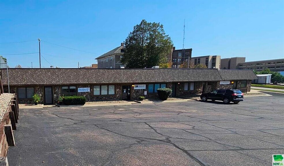 700-706 Jackson St, Sioux City, IA à vendre - Photo du bâtiment - Image 2 de 19