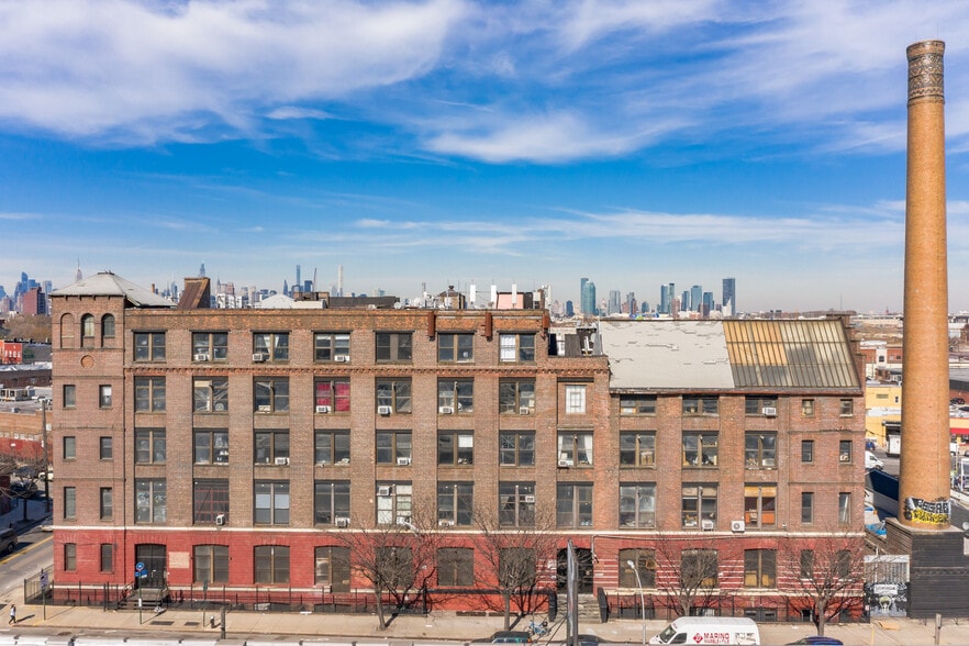 1027 Grand St, Brooklyn, NY for lease - Primary Photo - Image 1 of 34