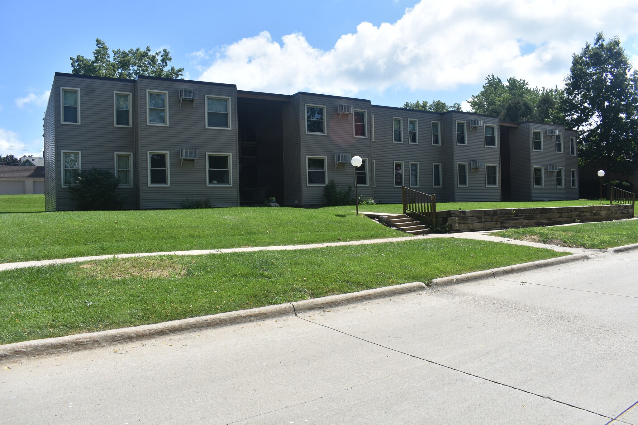 405 N Davis St, Anamosa, IA à vendre Photo du bâtiment- Image 1 de 16