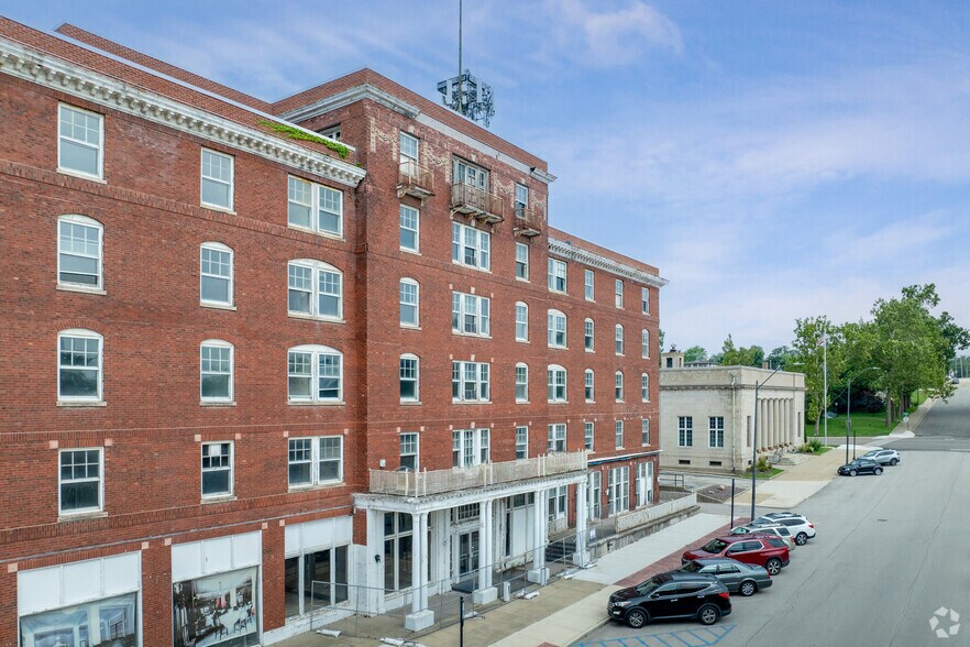 217 Marquette St, LaSalle, IL à vendre - Photo du bâtiment - Image 2 de 11