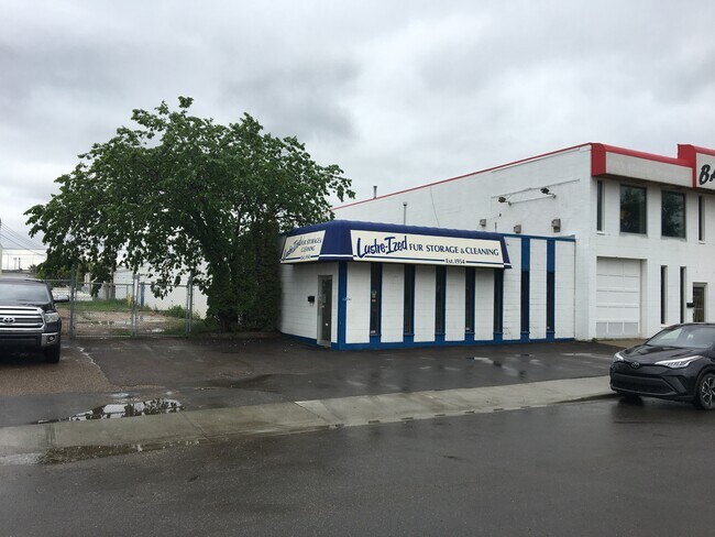 Plus de détails pour 12241 Fort Rd NW, Edmonton, AB - Industriel à vendre