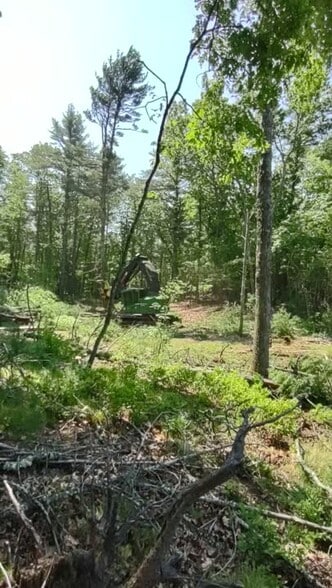 333 Pendleton Hill, Voluntown, CT à vendre - Vidéo sur l’inscription commerciale - Image 3 de 14