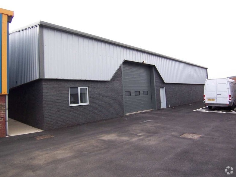 Henson Rd, Darlington à louer - Photo du bâtiment - Image 2 de 5