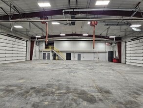 3400 Old Mormon Bridge Rd, Crescent, IA for lease Interior Photo- Image 2 of 18