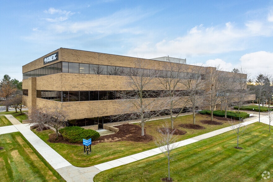 950 Stephenson Hwy, Troy, MI à louer - Photo principale - Image 1 de 57