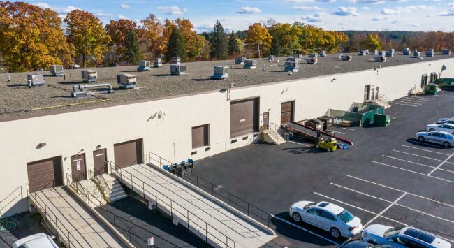 753 Forest St, Marlborough, MA à louer - Photo du bâtiment - Image 2 de 7