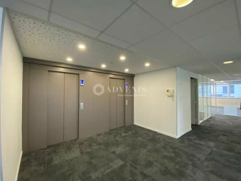 Office in Issy-les-Moulineaux for lease - Interior Photo - Image 3 of 3