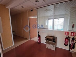 Bureau dans Dammarie-les-Lys à louer Photo intérieure- Image 2 de 4