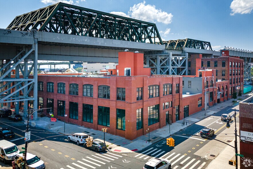 94-126 9th St, Brooklyn, NY à louer - Photo du bâtiment - Image 1 de 4