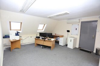 Monks Way, London for lease Interior Photo- Image 1 of 5