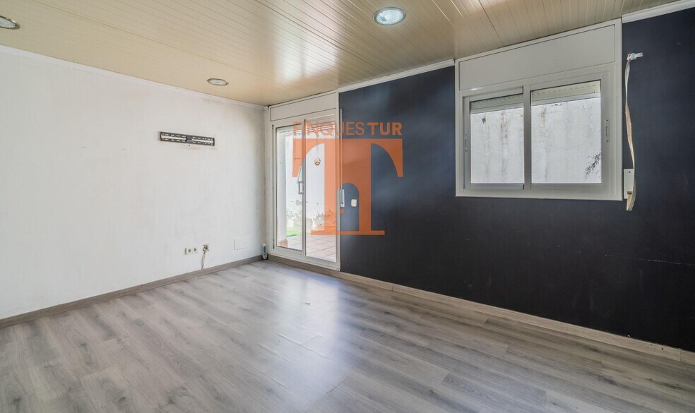 Immeuble residentiel dans Palafolls, Barcelona à vendre - Photo intérieure - Image 1 de 3