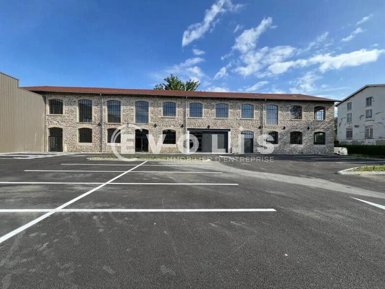 8 Rue De La Pierre Bleue, Chaponost à vendre - Photo du bâtiment - Image 1 de 7