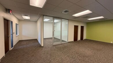 8823 San Jose Blvd, Jacksonville, FL for lease Interior Photo- Image 1 of 11