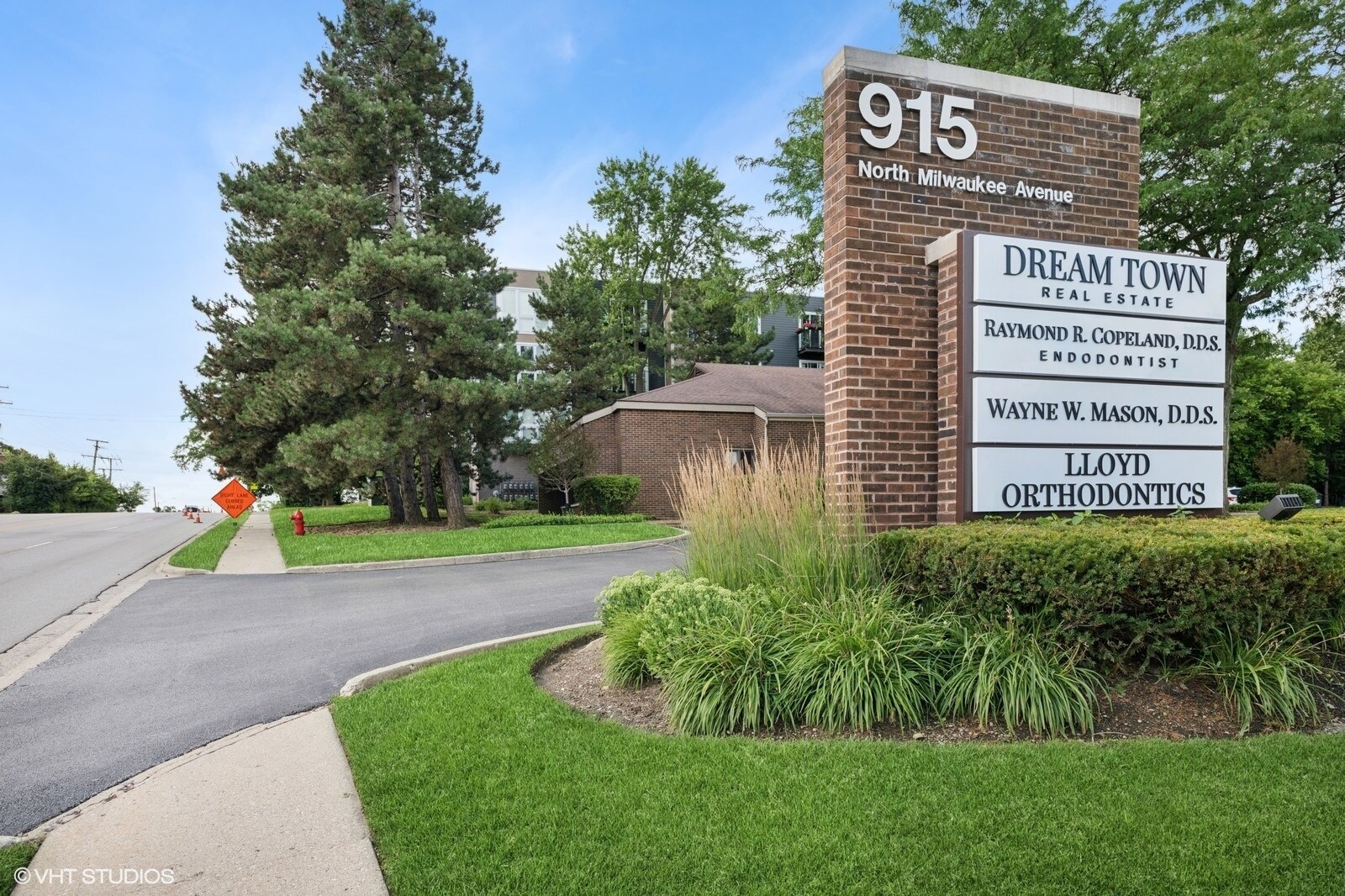 915 N Milwaukee Ave, Libertyville, IL for lease Building Photo- Image 1 of 24