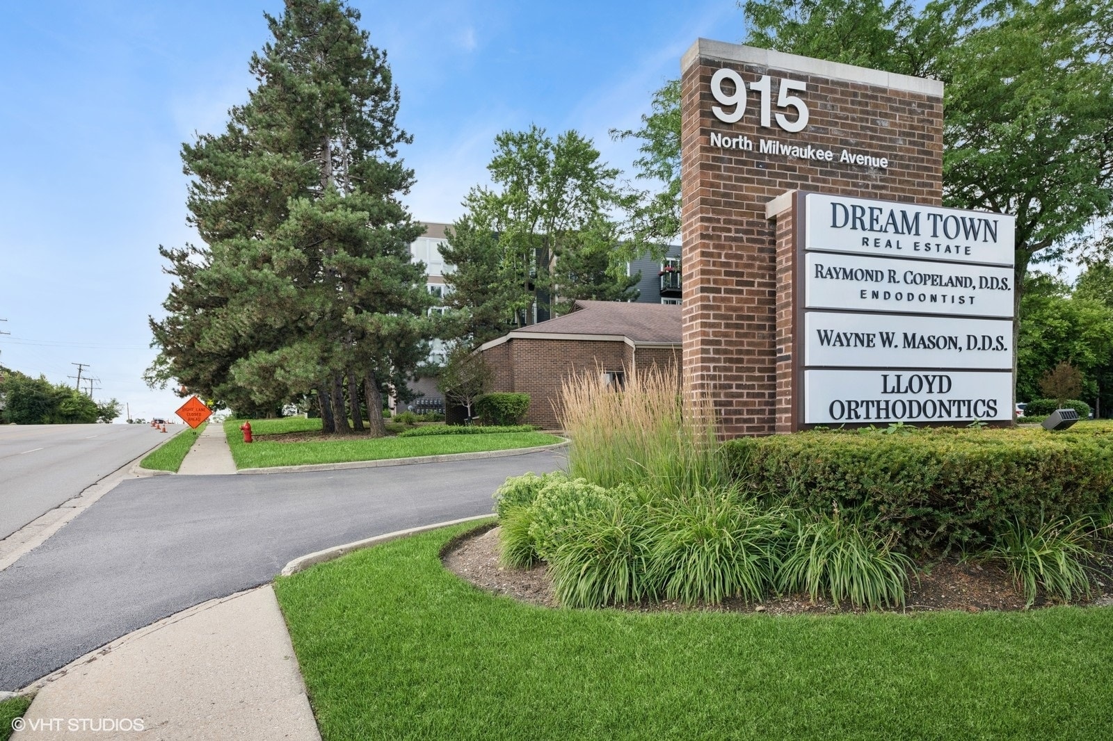 915 N Milwaukee Ave, Libertyville, IL for lease Primary Photo- Image 1 of 31