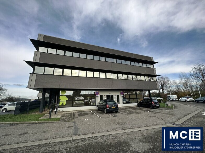 Office in Niederhausbergen for lease - Building Photo - Image 1 of 7