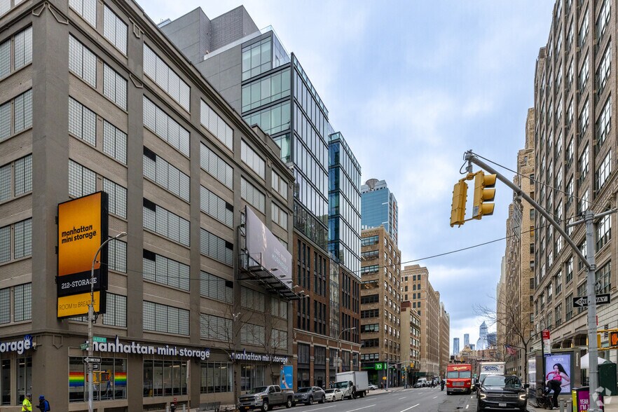 60 Charlton St, New York, NY à louer - Photo du bâtiment - Image 2 de 5