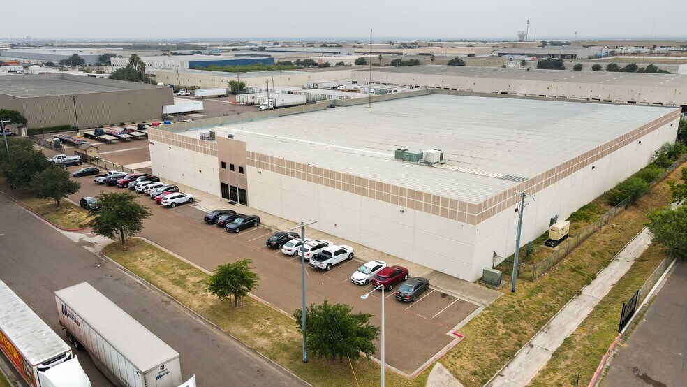 14610 Archer Dr, Laredo, TX à louer - Photo du bâtiment - Image 2 de 8
