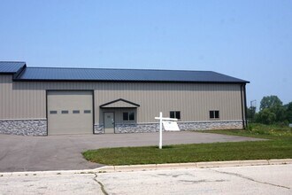 732 Maritime Dr, Port Washington, WI for lease Building Photo- Image 1 of 1