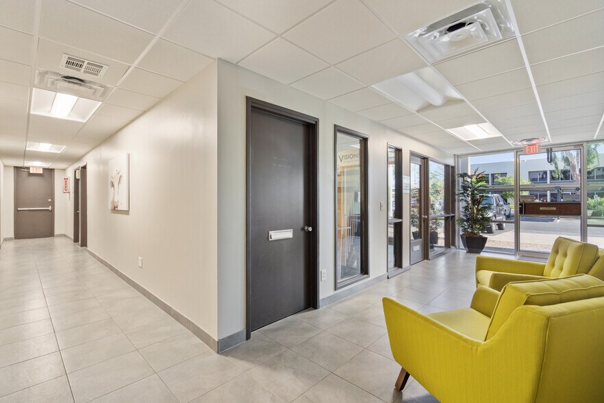 8686-8806 N Central Ave, Phoenix, AZ à louer - Photo intérieure - Image 3 de 7