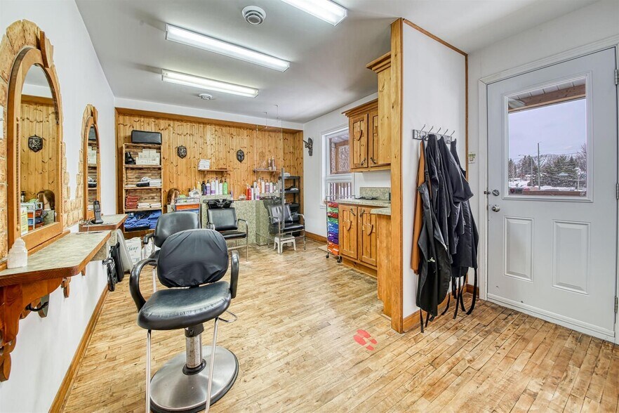 795-797 Boul Saint-Antoine, St-Jérôme, QC à vendre - Photo intérieure - Image 2 de 2