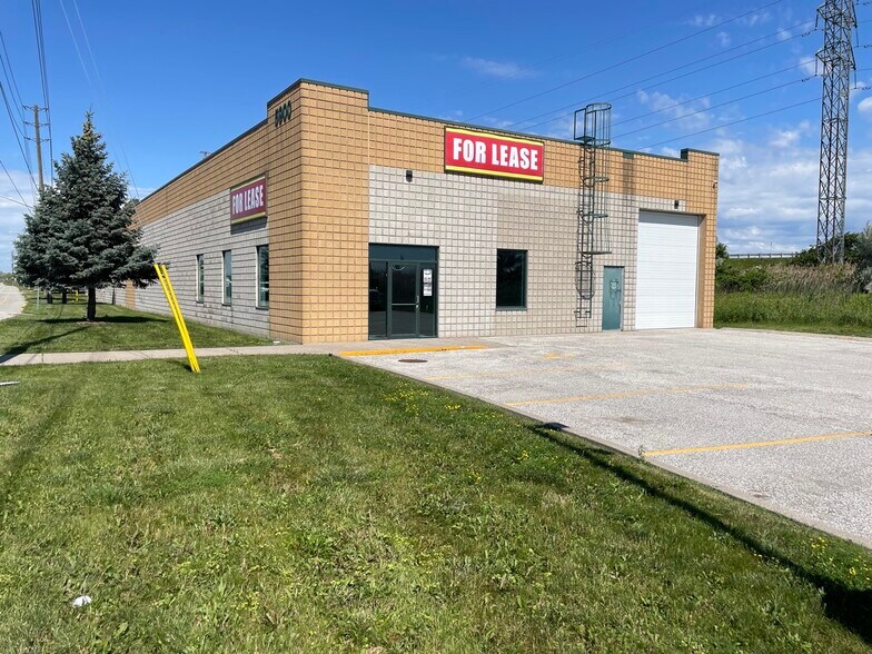 5900 Rhodes Dr, Windsor, ON à louer - Photo du bâtiment - Image 1 de 7