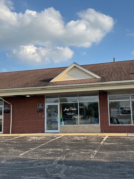 1630 Schiller Ave, Cuyahoga Falls, OH for lease - Building Photo - Image 3 of 16
