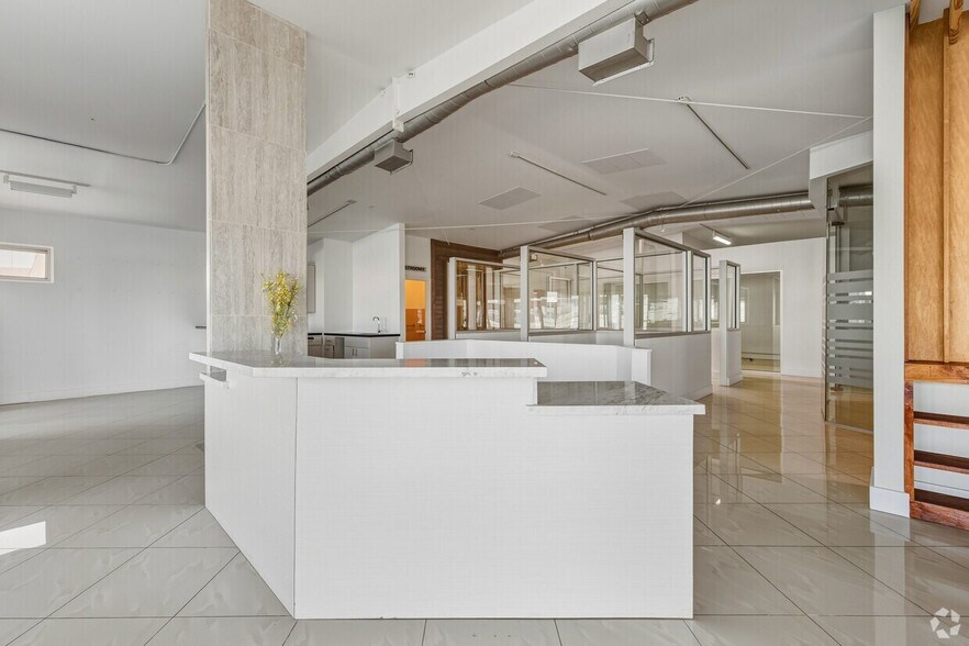 5633 Southwest Fwy, Houston, TX à louer - Photo du bâtiment - Image 3 de 12