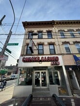 668 Seneca Ave, Ridgewood, NY à louer Photo du bâtiment- Image 1 de 10